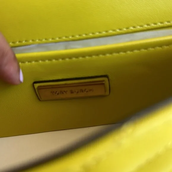 SMALL KIRA CHEVRON FLAP SHOULDER BAG - Picture 10 of 13